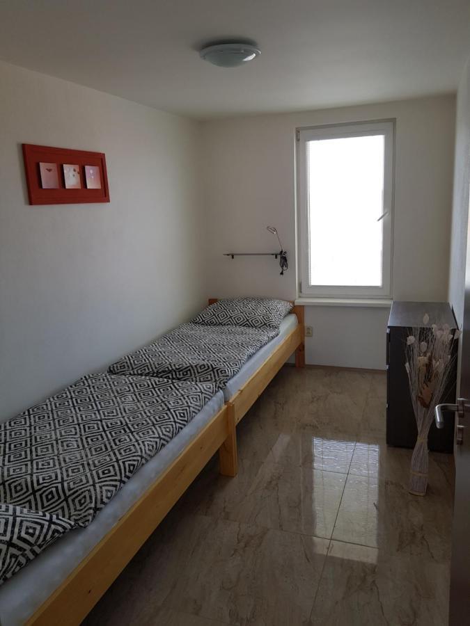 Apartman S Vinnym Sklepem Viktorie Pouzdrany Zewnętrze zdjęcie