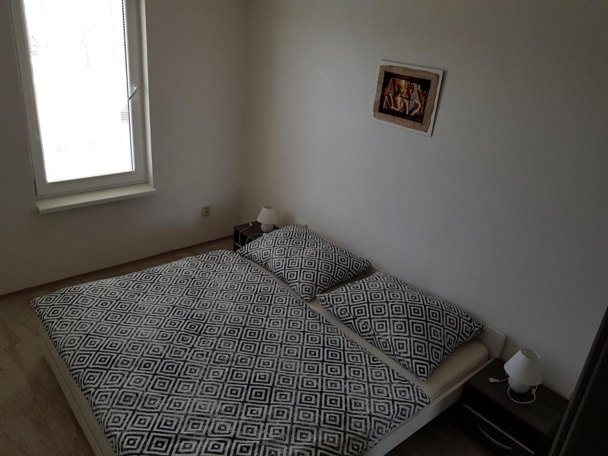 Apartman S Vinnym Sklepem Viktorie Pouzdrany Zewnętrze zdjęcie
